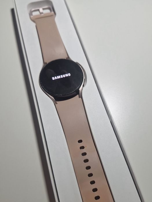 Samsung watch 4 40mm S/M