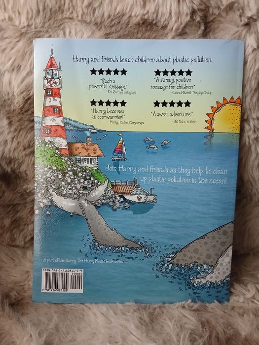 Livro infantil "Harry Saves The Ocean" em inglês