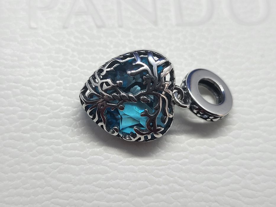 Nowy charms srebrny 925 z niebieskim sercem – bez pudełka