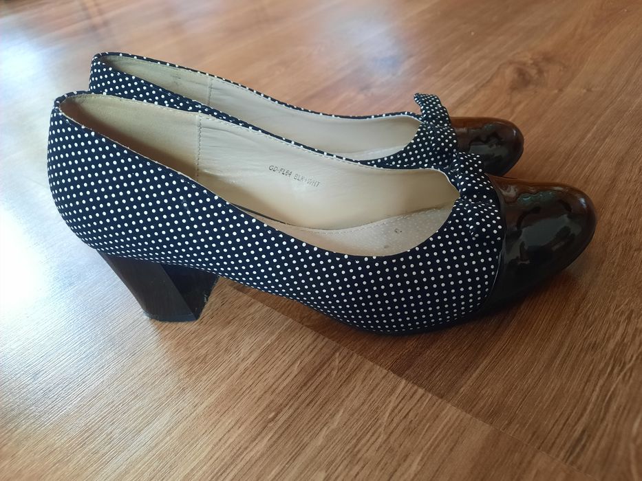 Buty czarne obcas 37