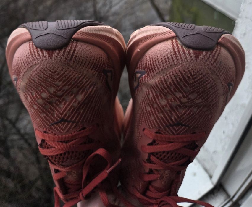 42.5р Hoka Clifton 9 жіночі спортивні кросівки