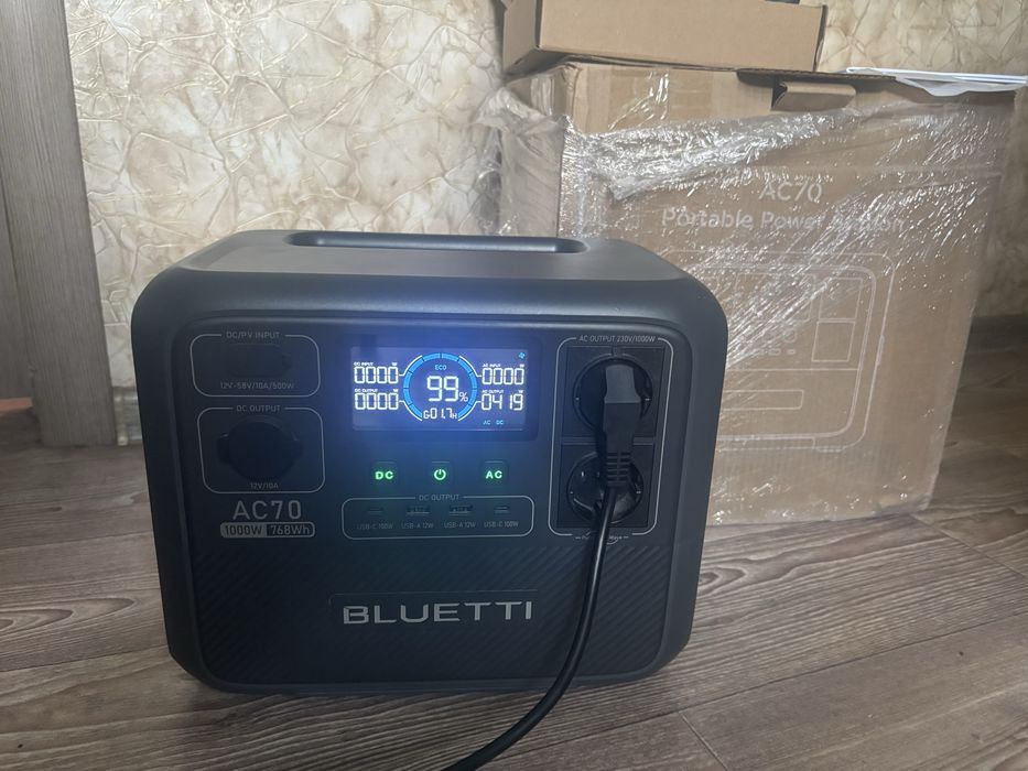 Зарядна станція Bluetti AC70, 768Wh, 1000W(max 2000W) LiFePO4