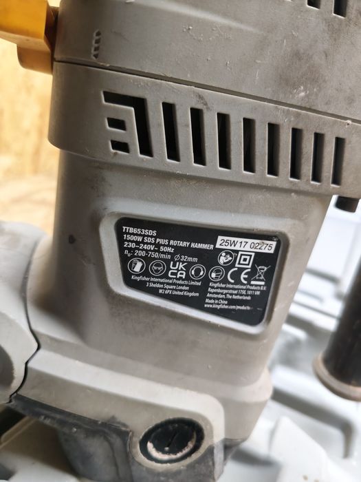 Młotowiertarka titan SDS plus 1500w 8j