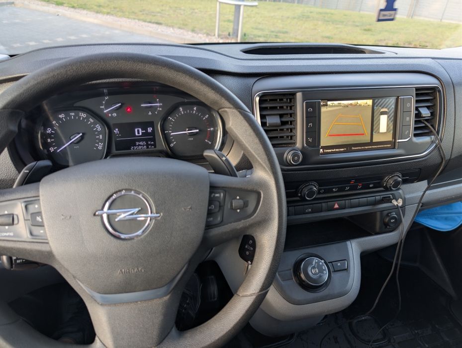 Opel Vivaro 2.0 automat 2020 rok