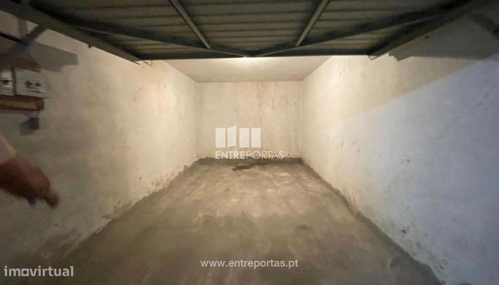 Venda de Garagem fechada, Meadela, Viana do Castelo
