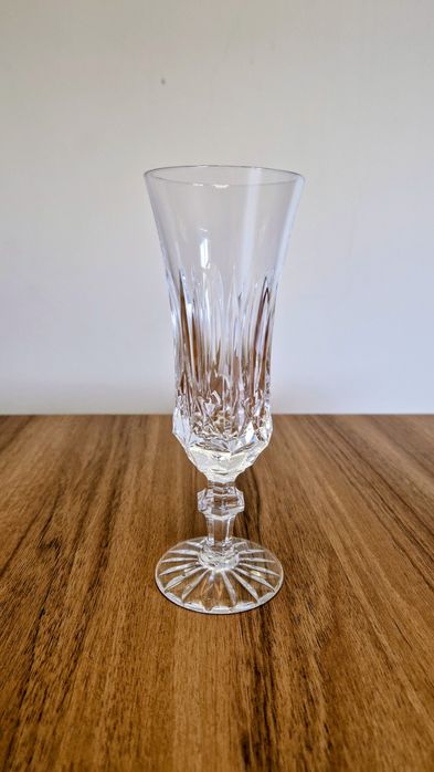 Garrafa + Copos de Cristal