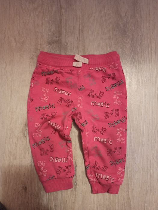 Sprzedam spodnie dresowe r. 74 i 80