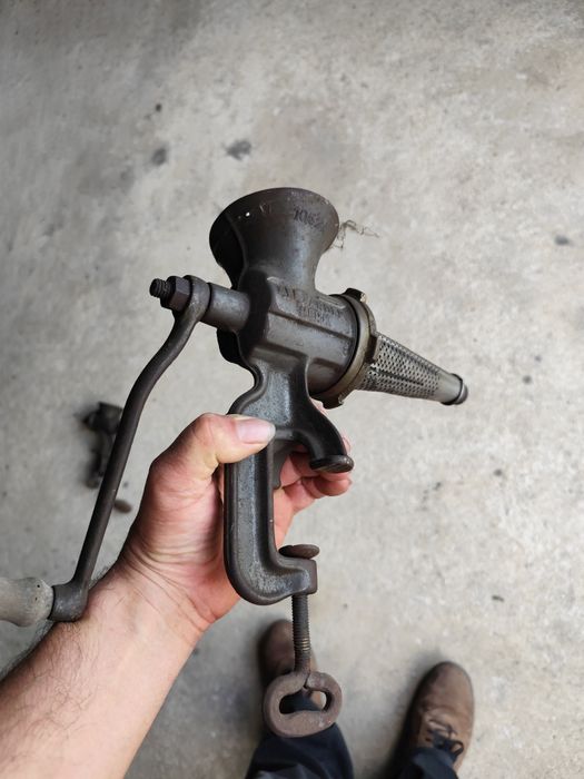 Moedores de carne antigos