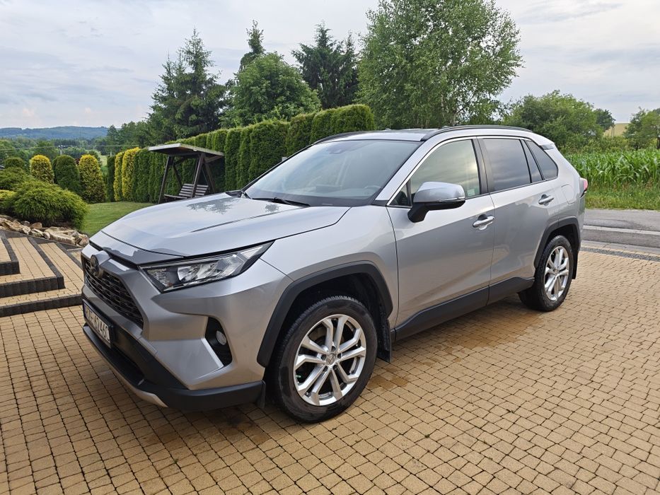 Toyota RAV4  napęd 4*4 automat 2020