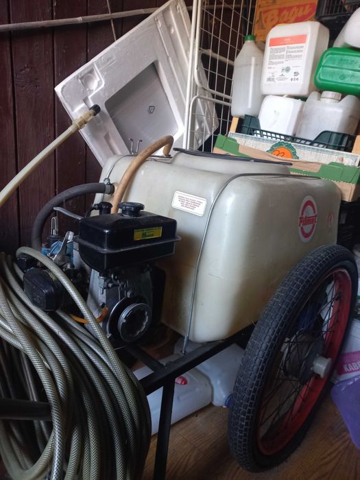 Opryskiwacz spalinowy