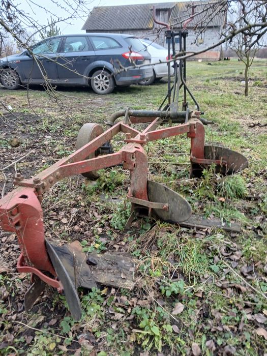 Продам плуг трьохкорпусний