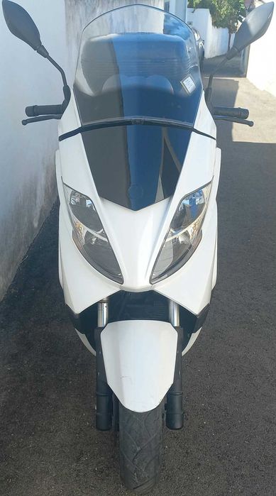 Mota 125cc "KEEWAY"