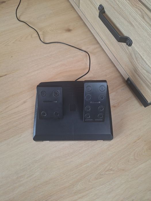 Pedały do kierownicy saitek