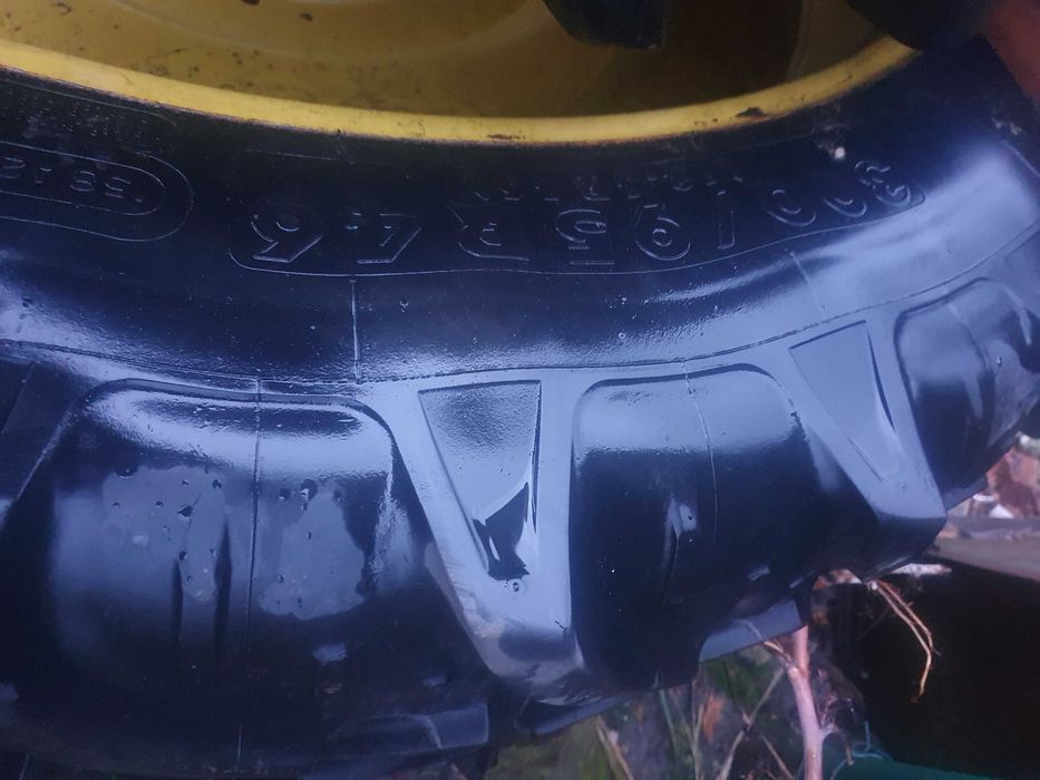 Kola waskie miedzyrzedowe john deere 11,2R32 11,2R46 i 12.4R32 12.4R46