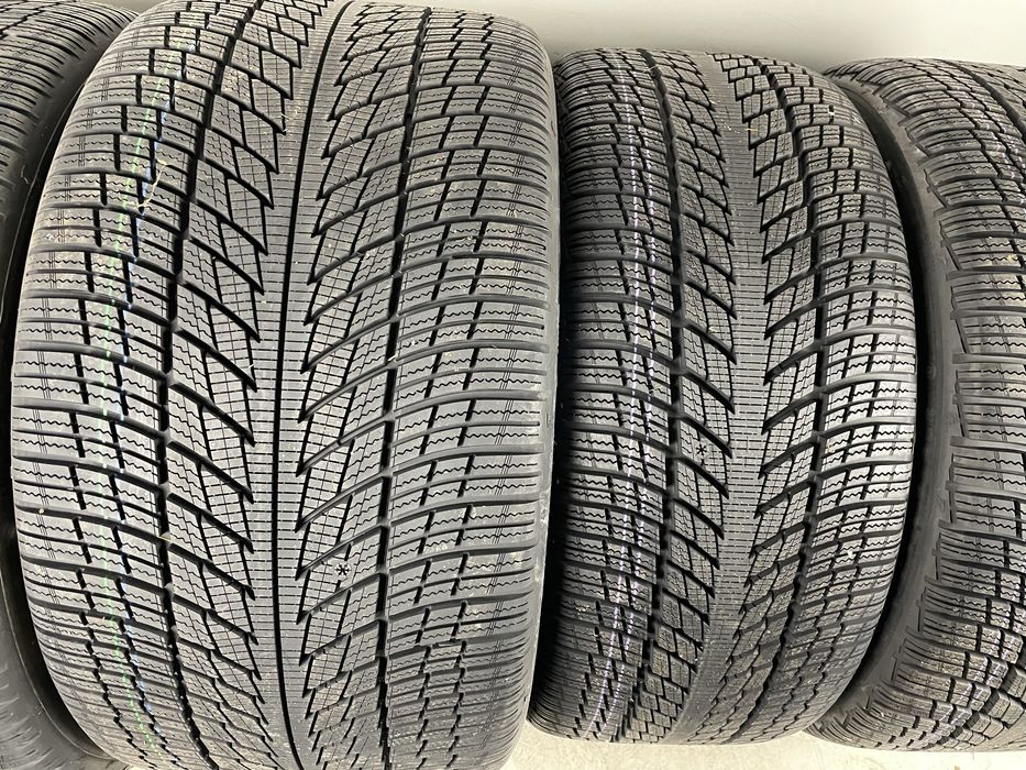 245/35R20 95V 305/30R21 104V Goodyear UltraGrip Performance 3 NA2 NOWE