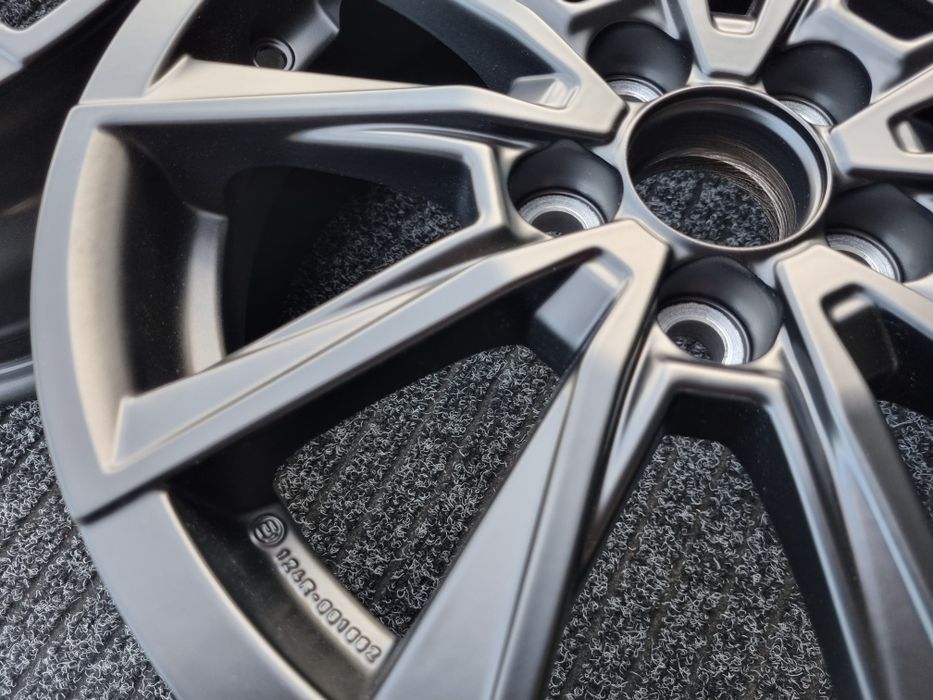 Felgi 15 " Mazda Mazda2 Hybrid XP210 [2021-obecnie) Nowe alu Czarne