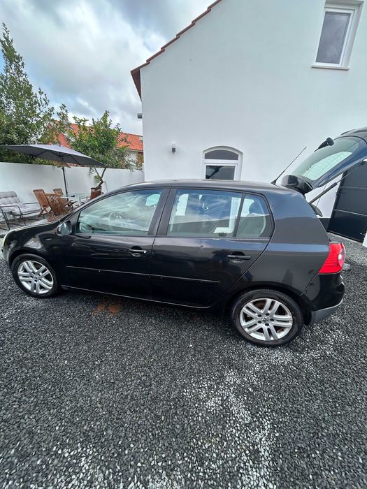Volkswagen Golf V 1.9 TDI de 2008, com 105 cv