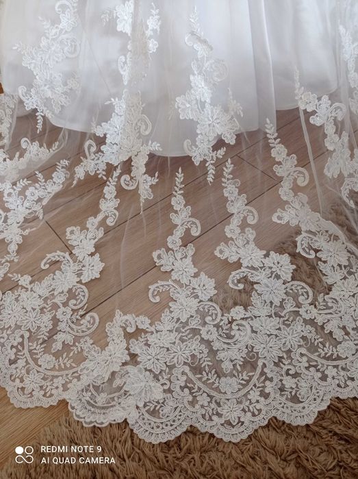Koronkowa Suknia Ślubna