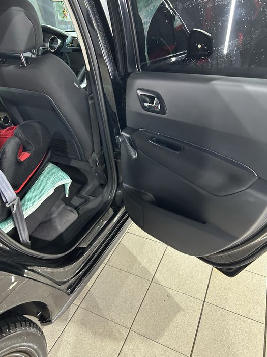 Продам Пежо 3008 1.6 HDI 2011 року