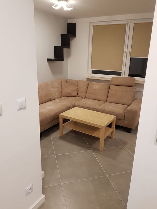 Wynajmę mieszkanie dwupokojowe z aneksem kuchennym 48. na parterze