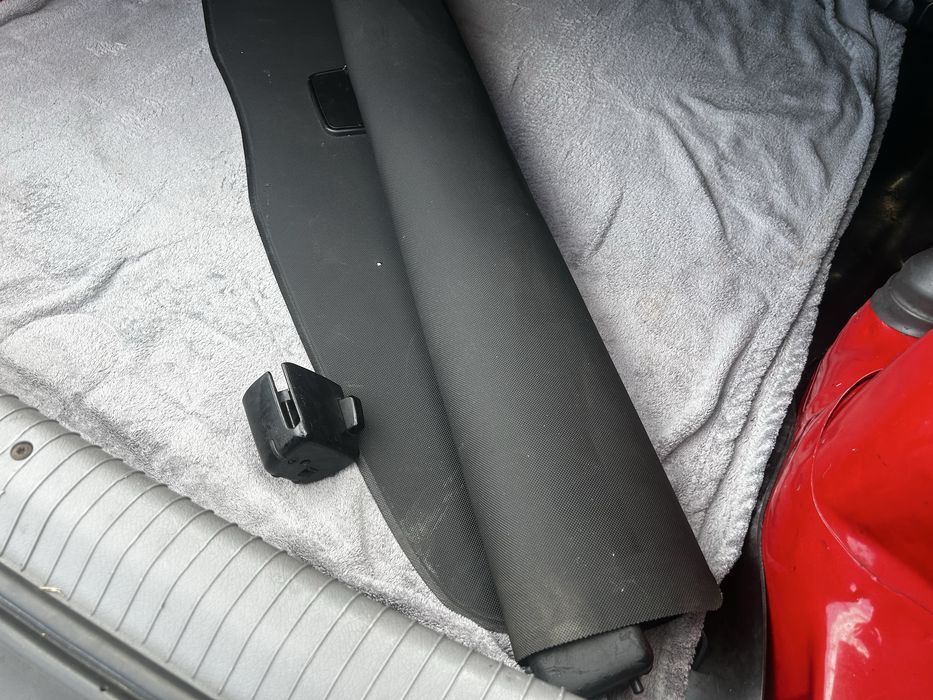 Chapeleira de VW Passat B5 carrinha de cor preta doano 1997 a 2005.