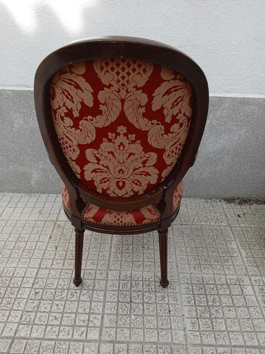 Cadeirão forrado a tecido