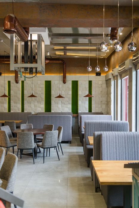 Готовий ресторан 442 м² біля VELES. Обладнання, інвентар, сонячна СЕС.