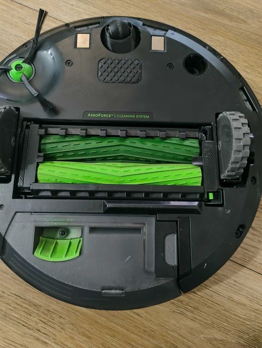 iRobot Roomba i5 ze stacją na gwarancji do 28.08.2028r