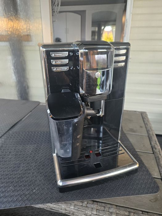 Ekspres ciśnieniowy Philips EP5330