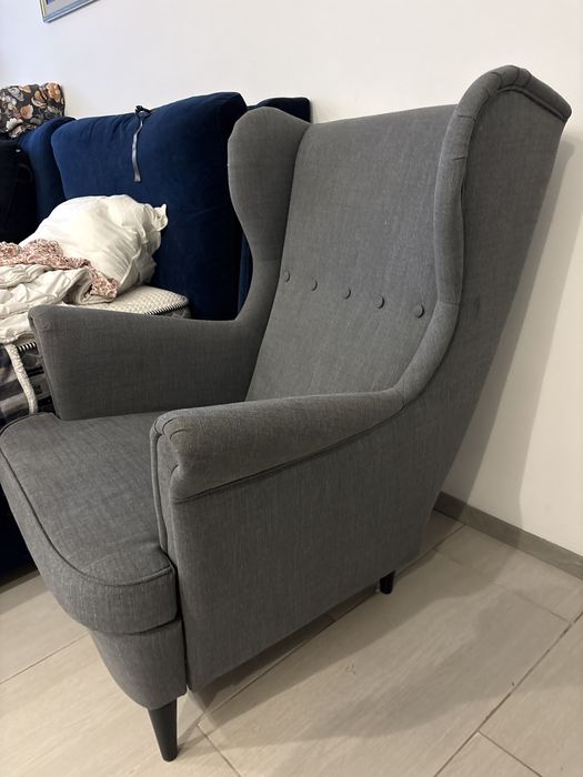 Szary fotel uszak ikea Strandmon