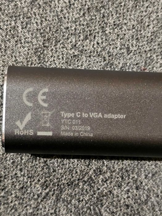 Adapter USB-C → VGA marki Yenkee.