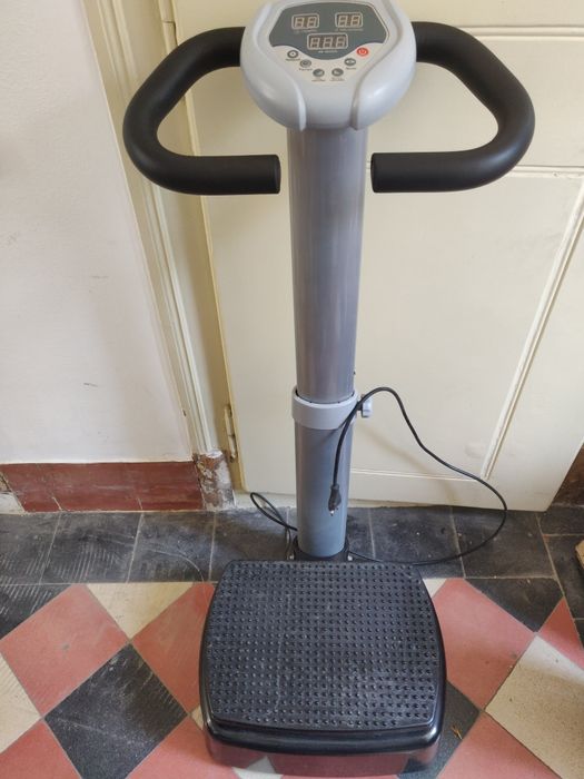 Vibrating Platform427636321944217600