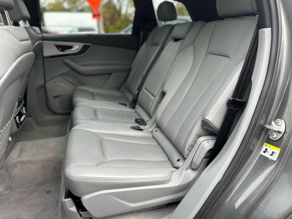 Audi Q7 2019 Premium Plus — большой премиум для семьи и путешествий