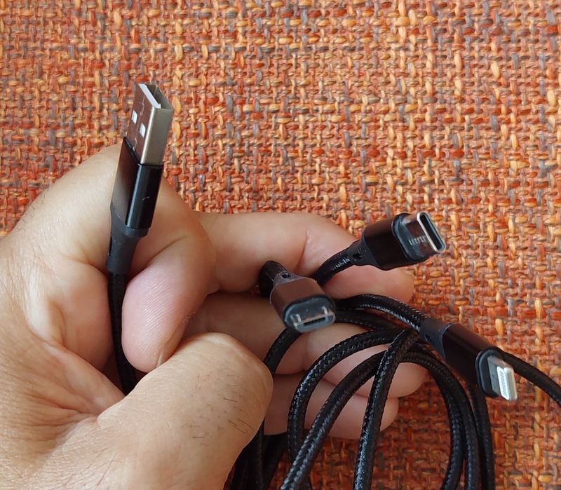 Cabo USB 3 em 1 em nylon64284421084545123