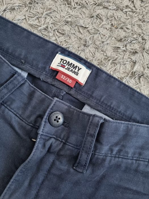 Granatowe krótkie spodenki Tommy Jeans 32/30