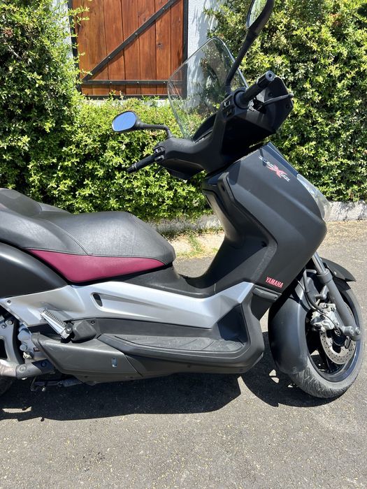 Yamaha X-Max 250