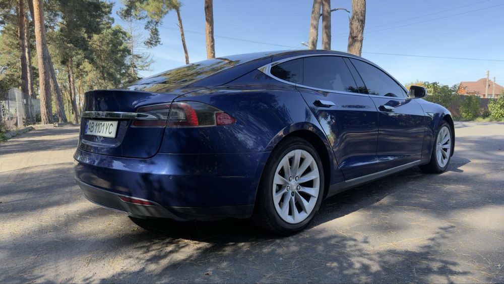 Tesla Model s 70D