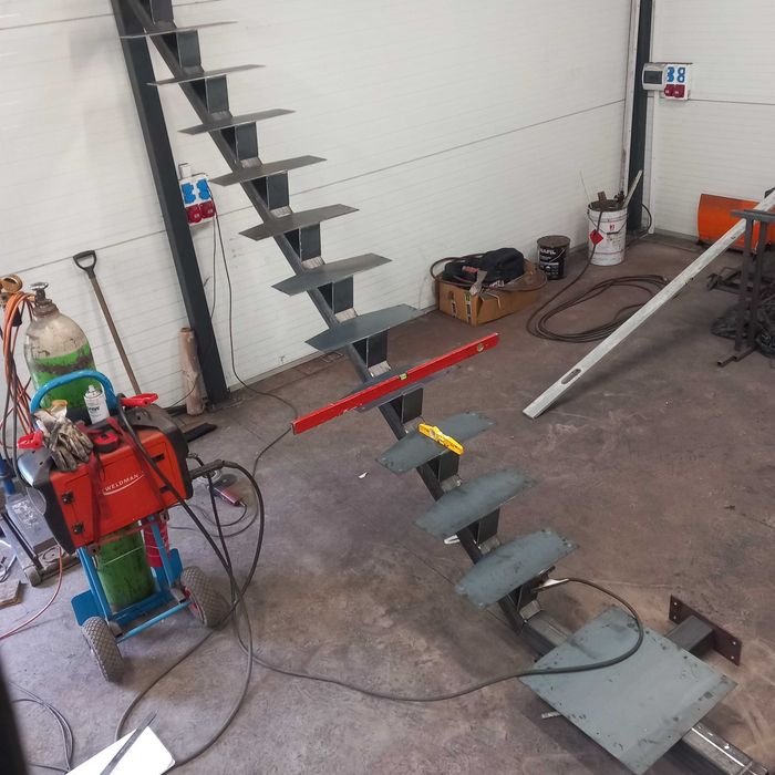 Schody loft jednobelkowe