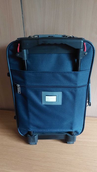 granatowa walizka 46x33x15