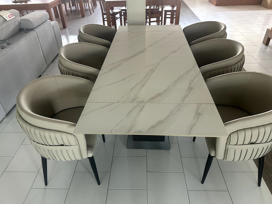 Mesa em Mármore com Cadeiras em Pelex6