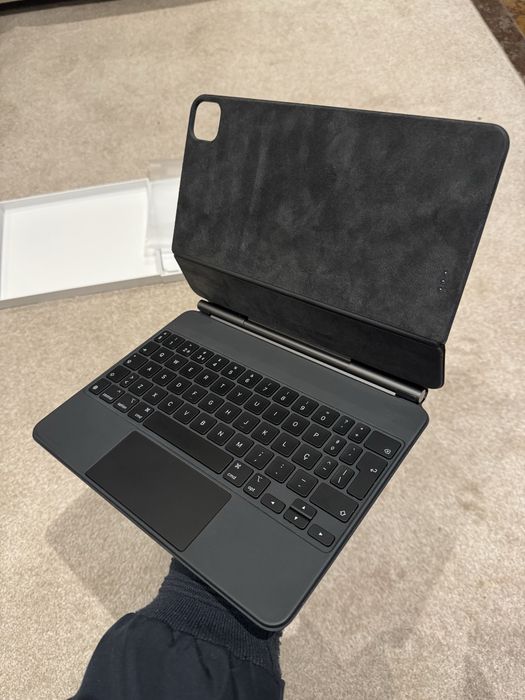 Capa Magic Keyboard para iPad Pro de 11 polegadas (4ª geração)