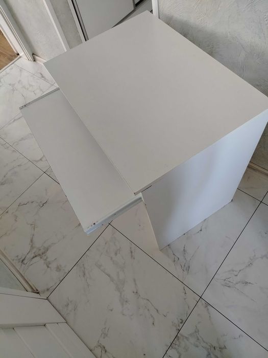 2 Luzka, komoda, schowek, 2 biurka