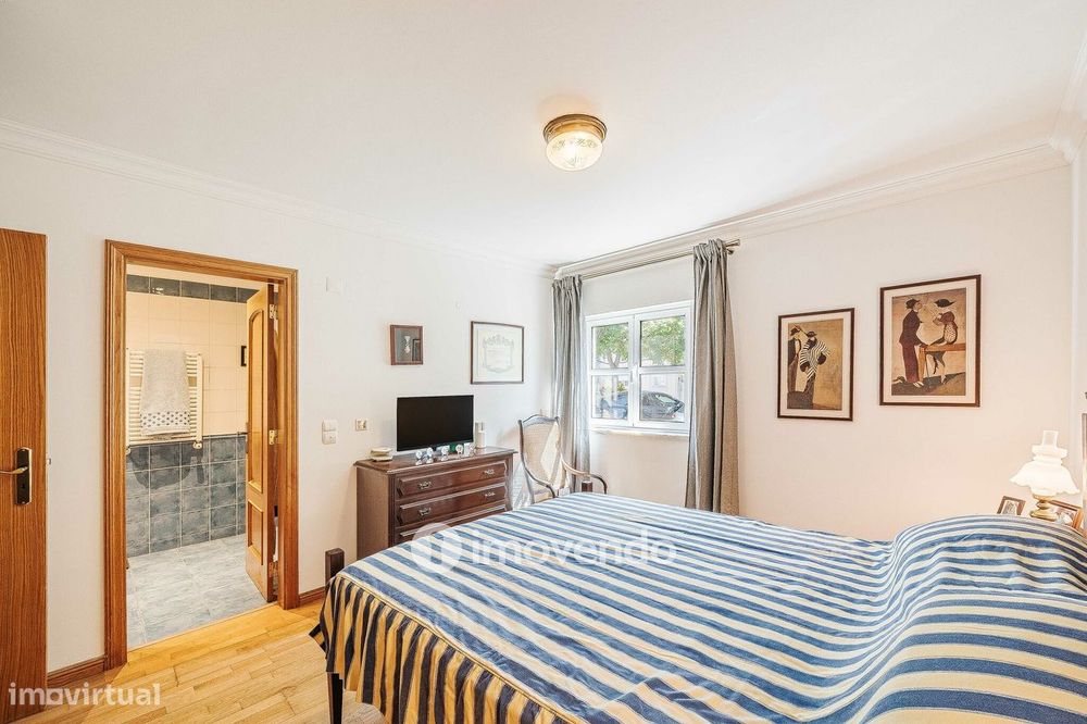 Apartamento T4 exclusivo, com estacionamento e terraço, em Belém