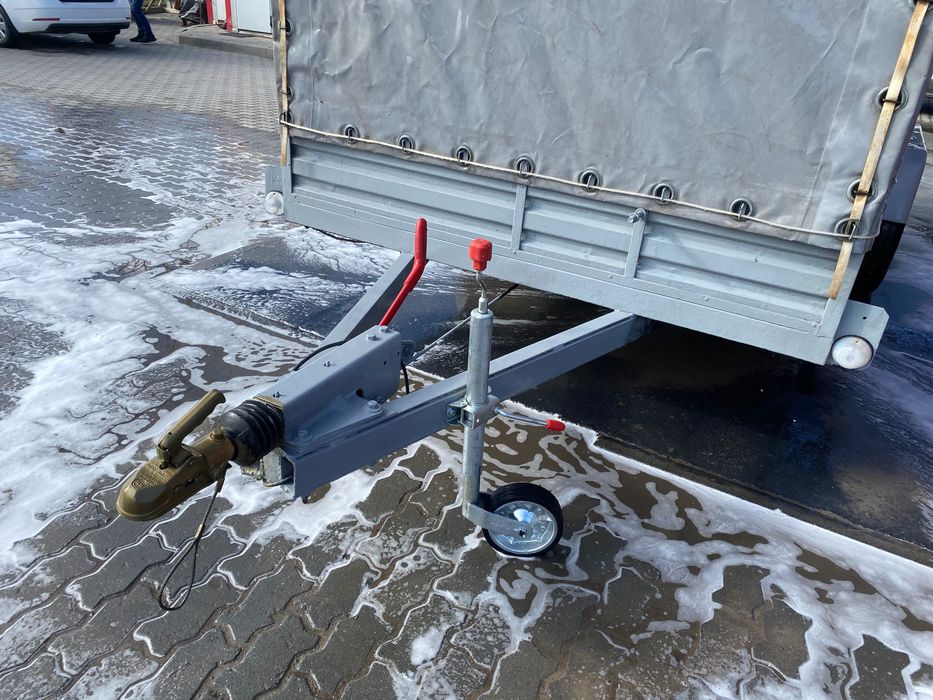 Легковий вантажний причіп