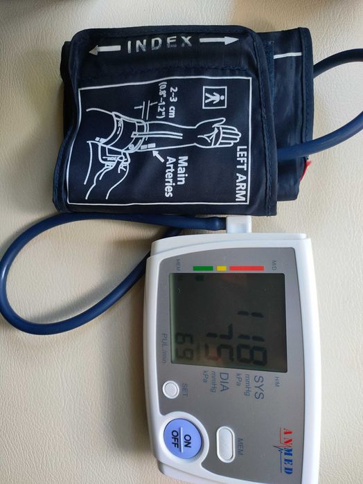 Ciśnieniomierz elektroniczny naramienny Almed stan bardzo dobry tętno
