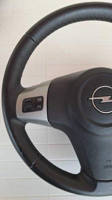 Vendo volante do opel corsa D/astra H impecável