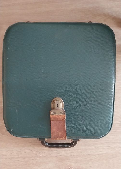 Máquina de escrever Hermes 2000