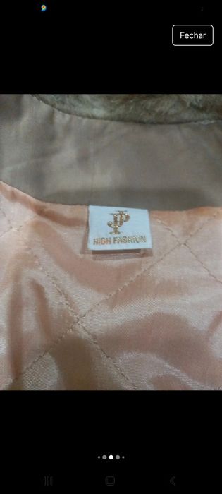 Casaco acolchoado com pelo sintetico