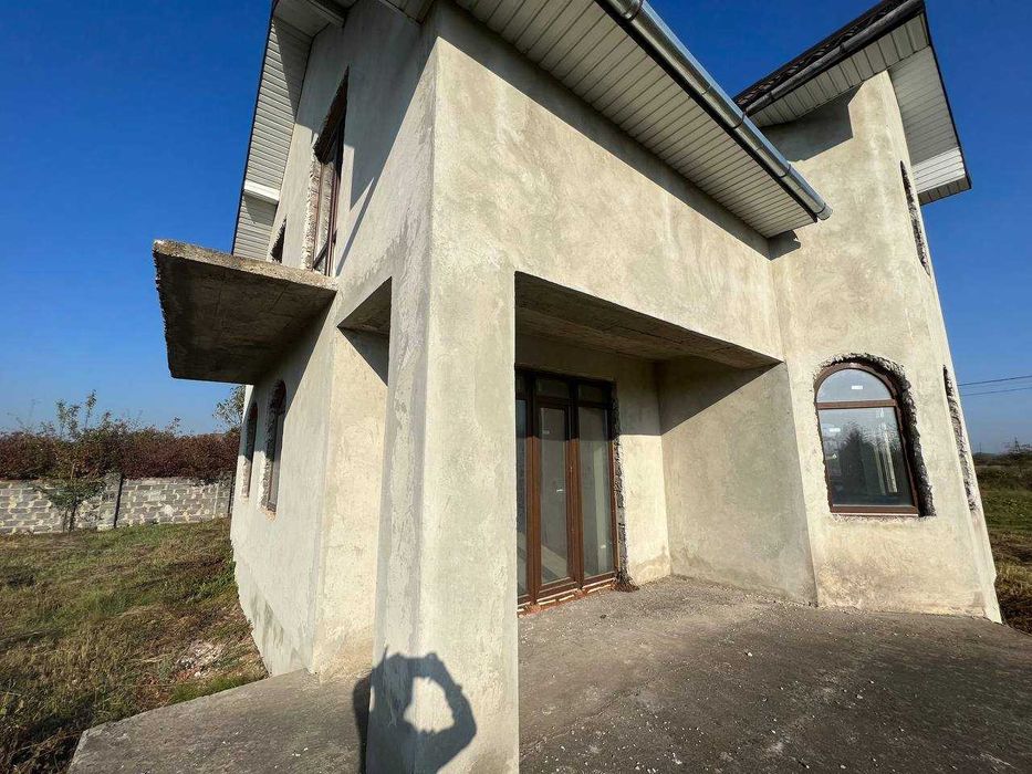 Продаж будинку 200 м² / 12 соток / гараж