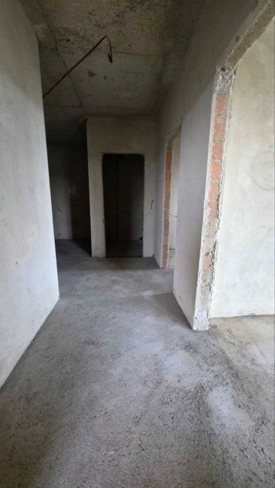Велика двокімнатна новобудова, поверх 8/10, площа 75 метрів